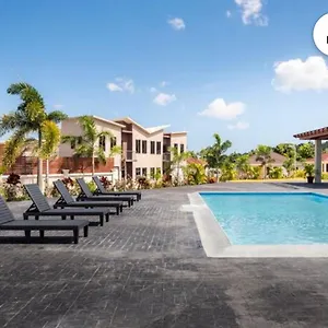 https://luxurious-villa-royale-5-min-drive-to-ocho-rios.comcaribbean.com